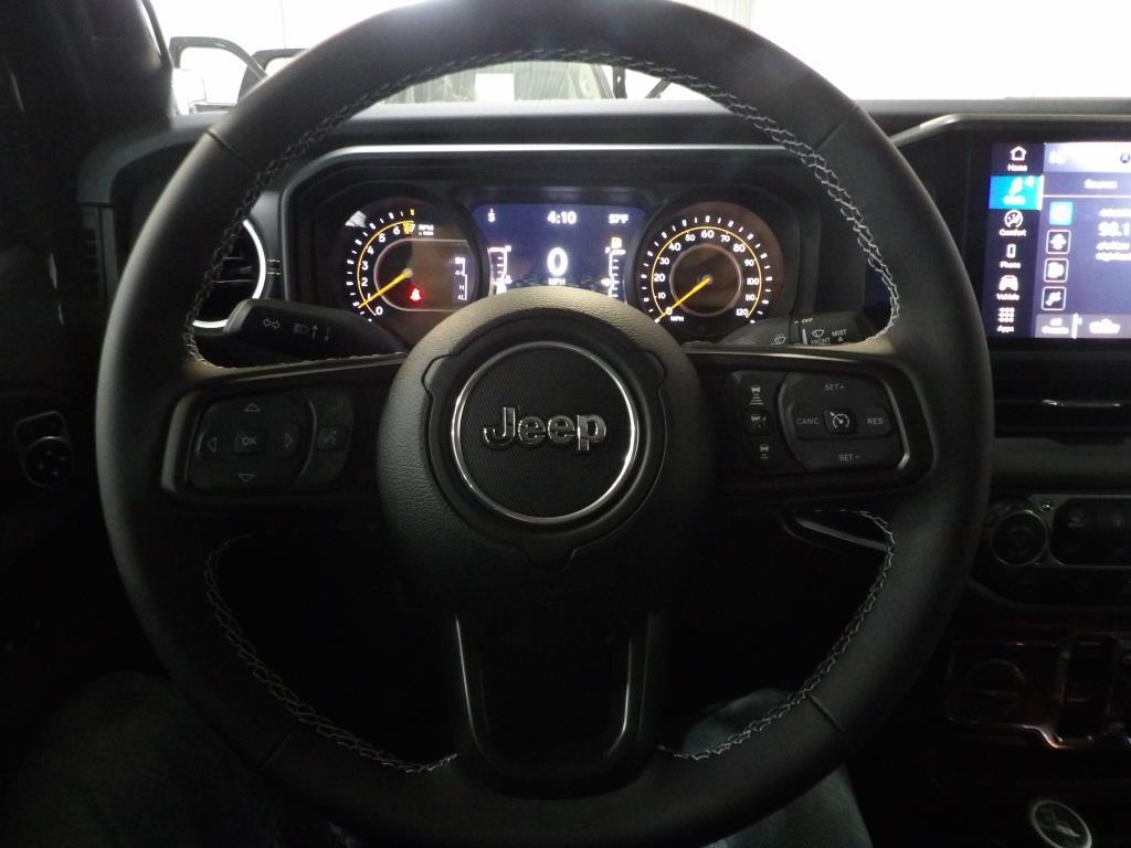 new 2025 Jeep Gladiator car, priced at $43,212