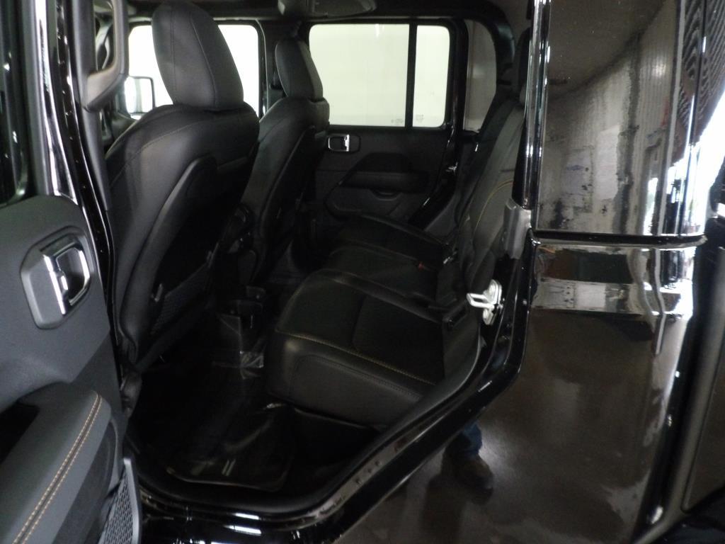 new 2025 Jeep Gladiator car, priced at $43,212