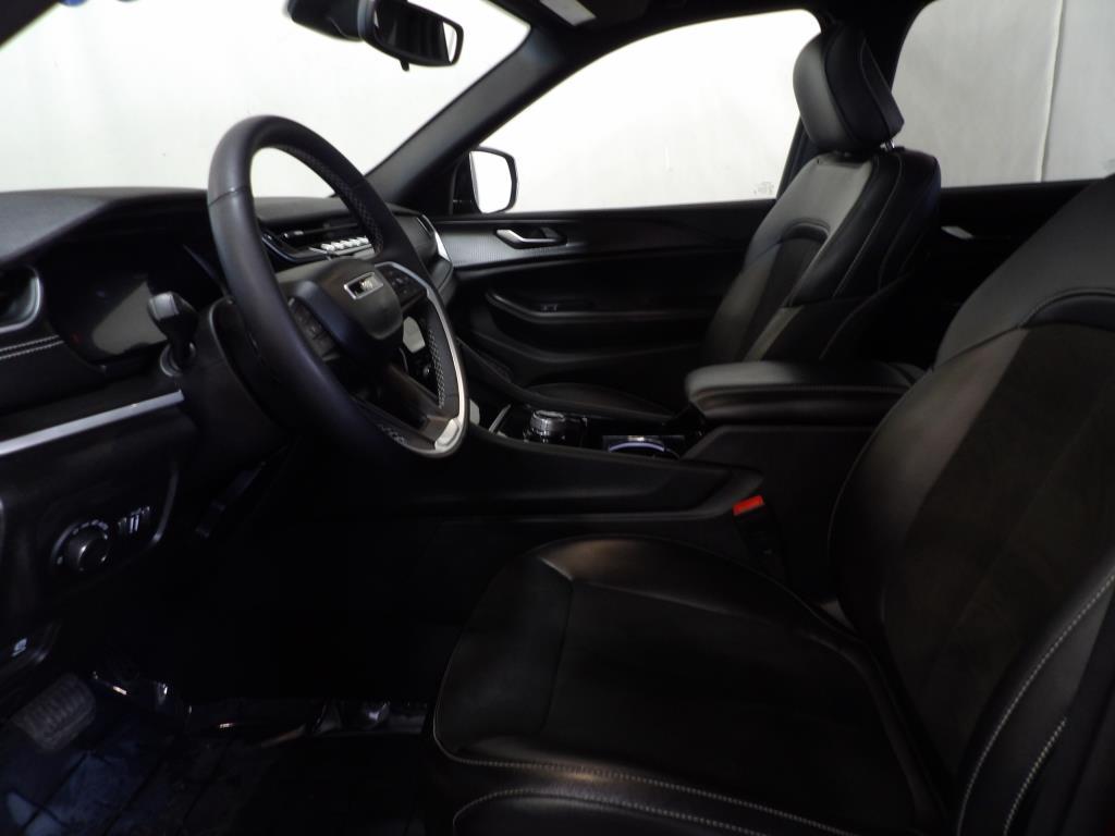 used 2023 Jeep Grand Cherokee car, priced at $37,990