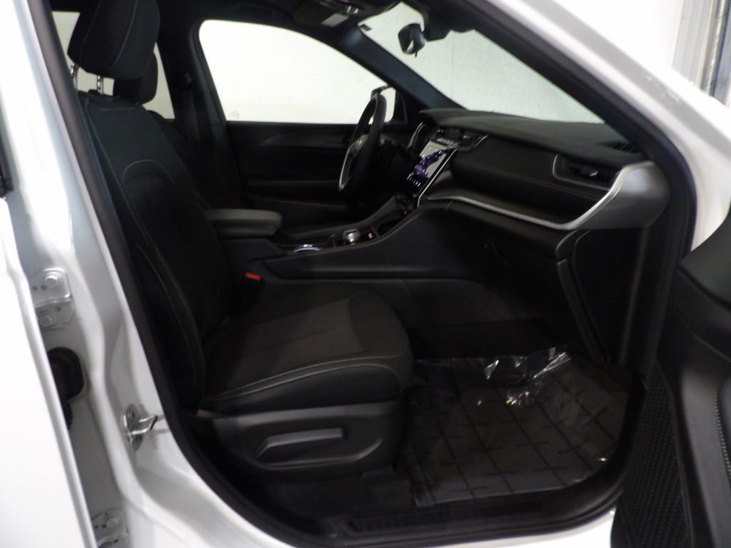 used 2024 Jeep Grand Cherokee L car