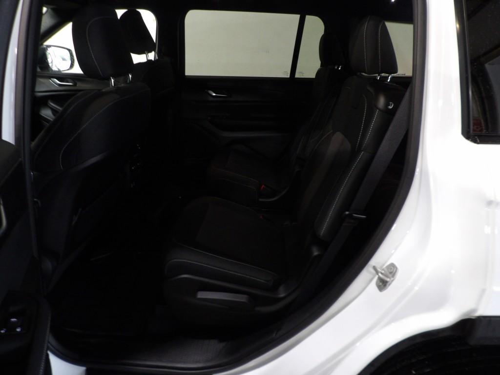 used 2024 Jeep Grand Cherokee L car