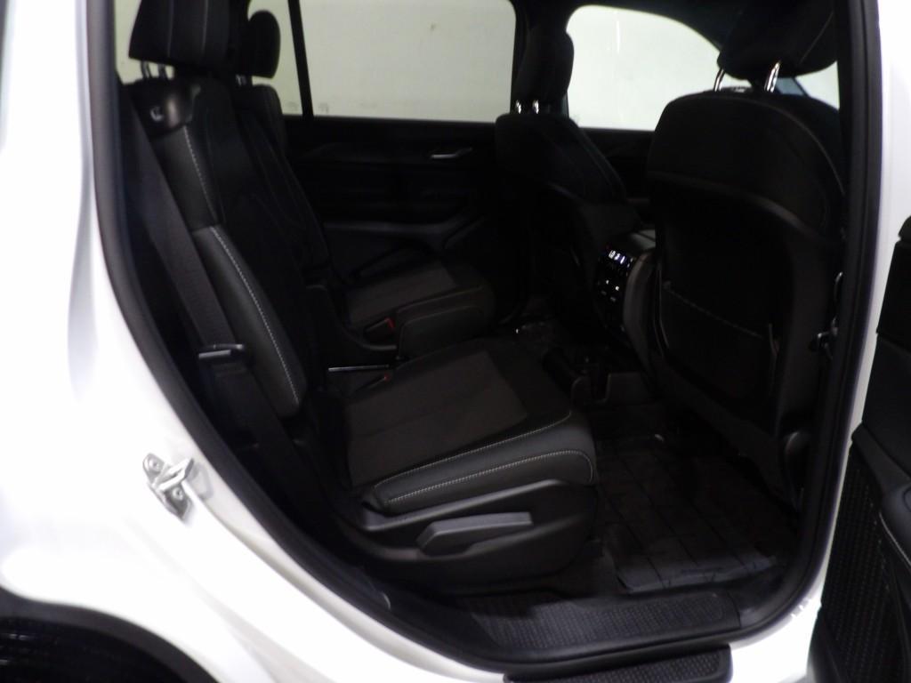 used 2024 Jeep Grand Cherokee L car