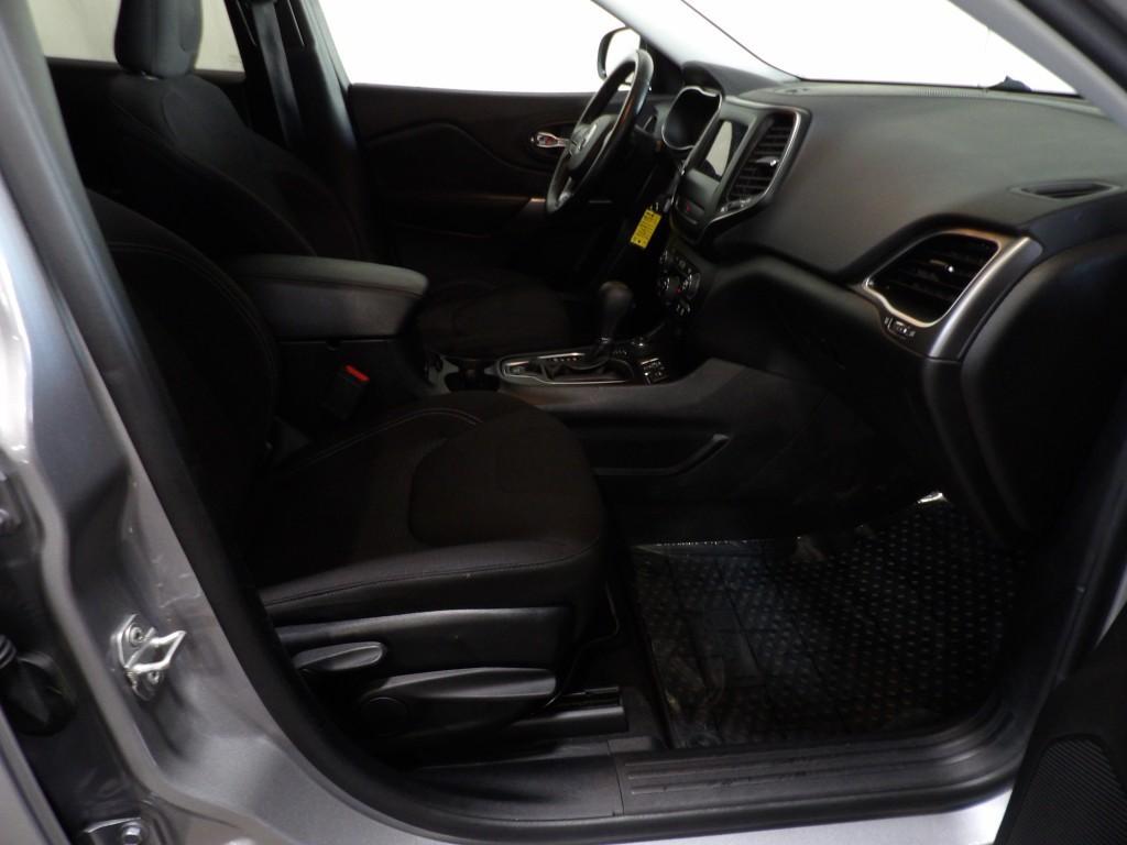 used 2020 Jeep Cherokee car, priced at $15,990