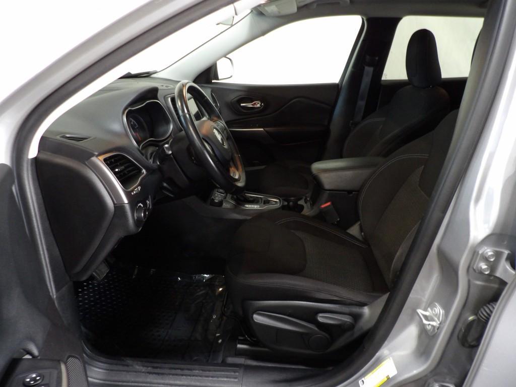 used 2020 Jeep Cherokee car, priced at $15,990