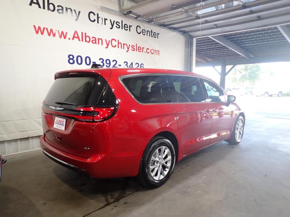 new 2024 Chrysler Pacifica car, priced at $40,006