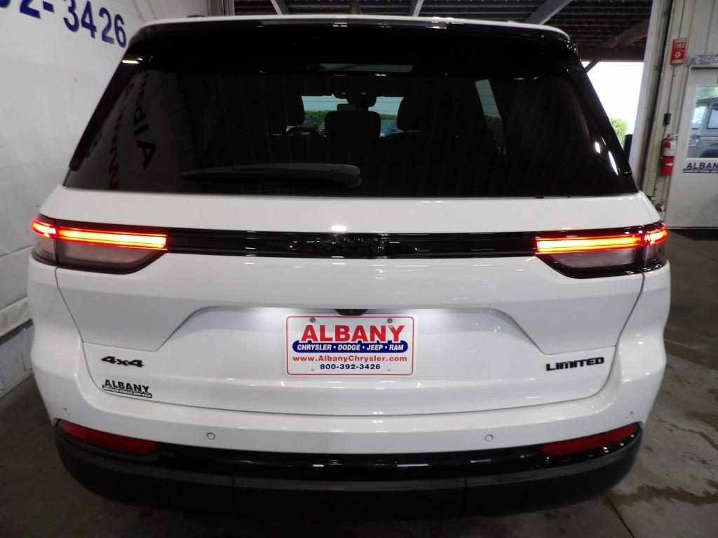 used 2023 Jeep Grand Cherokee car, priced at $36,990