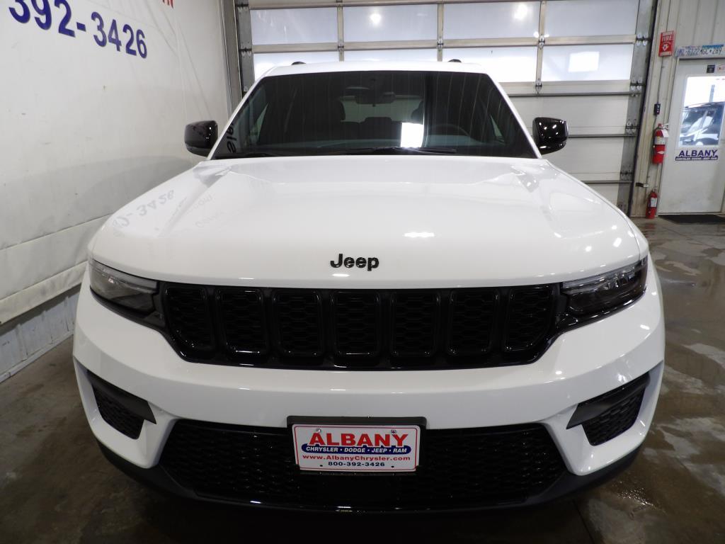 new 2025 Jeep Grand Cherokee car, priced at $47,355