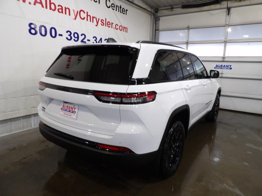 new 2025 Jeep Grand Cherokee car, priced at $47,355