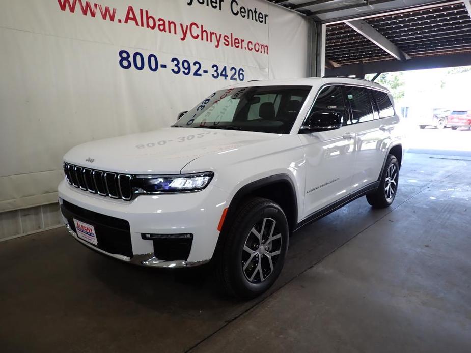 new 2024 Jeep Grand Cherokee L car, priced at $43,368