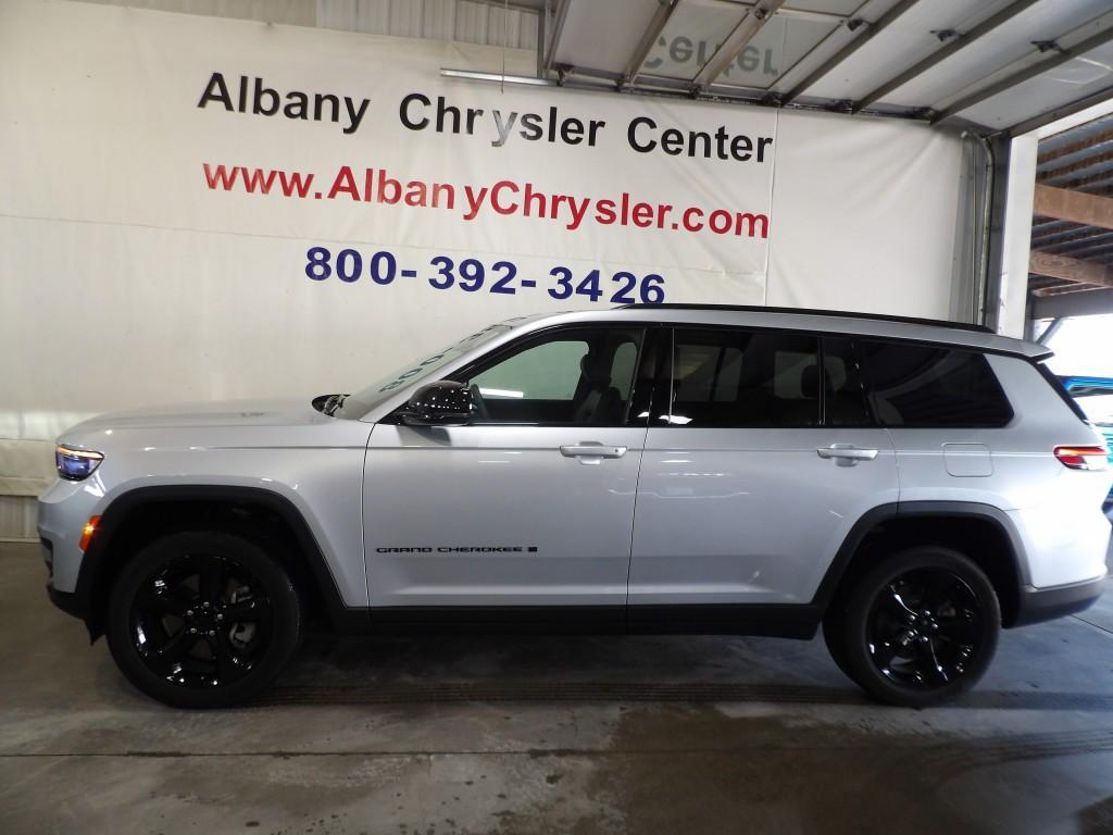 used 2023 Jeep Grand Cherokee L car, priced at $35,990
