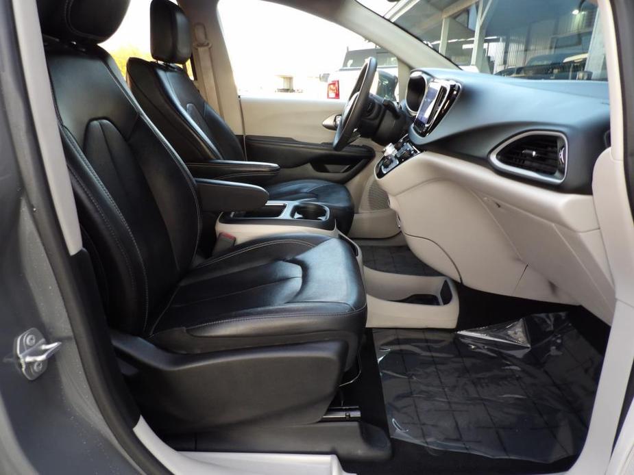 used 2022 Chrysler Pacifica car