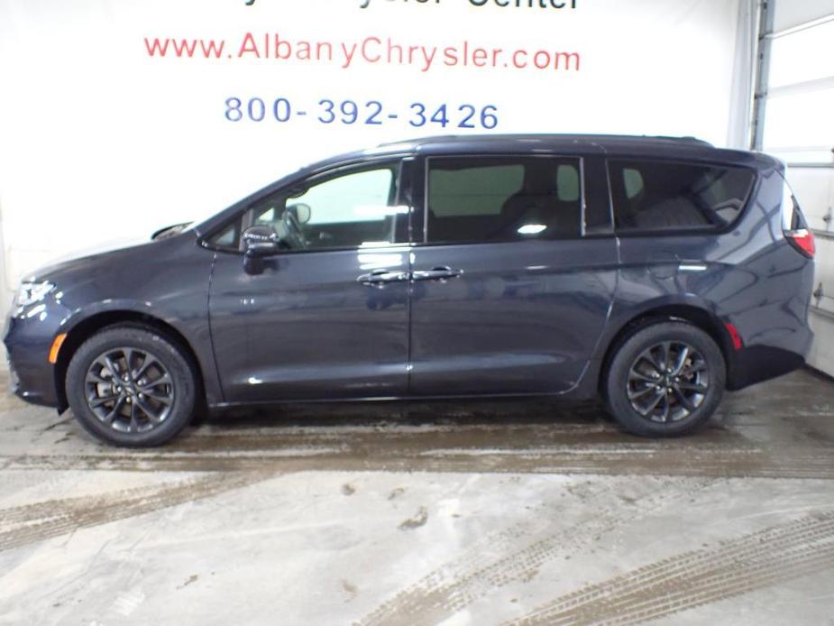 used 2021 Chrysler Pacifica car, priced at $28,990