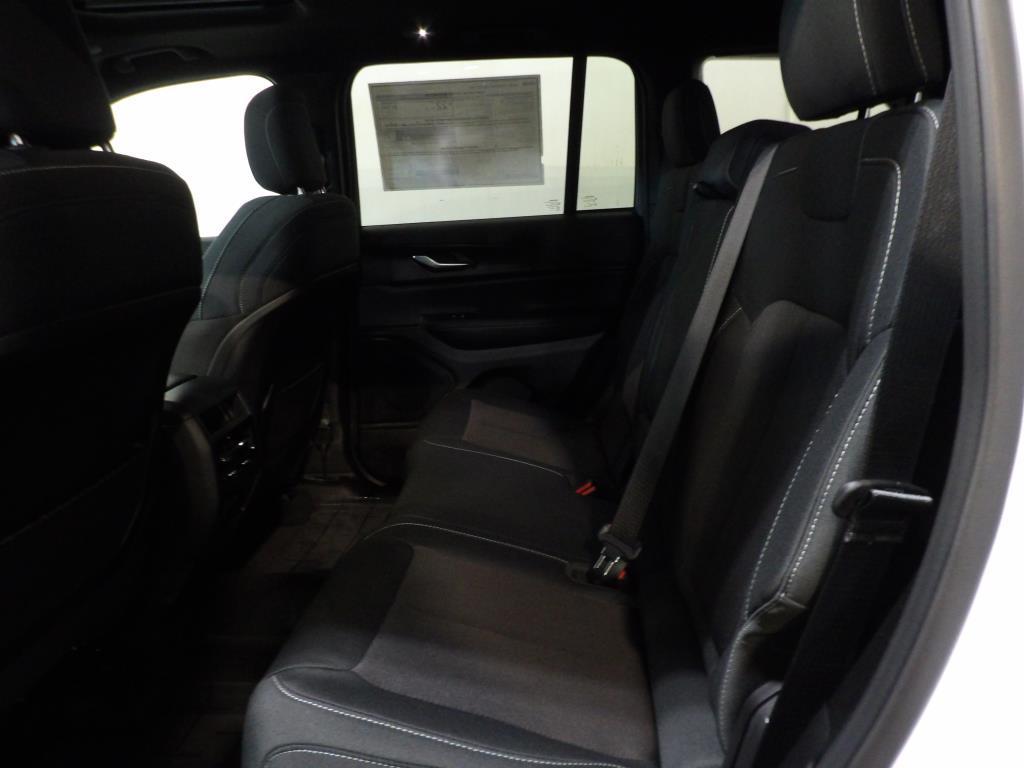 new 2025 Jeep Grand Cherokee car