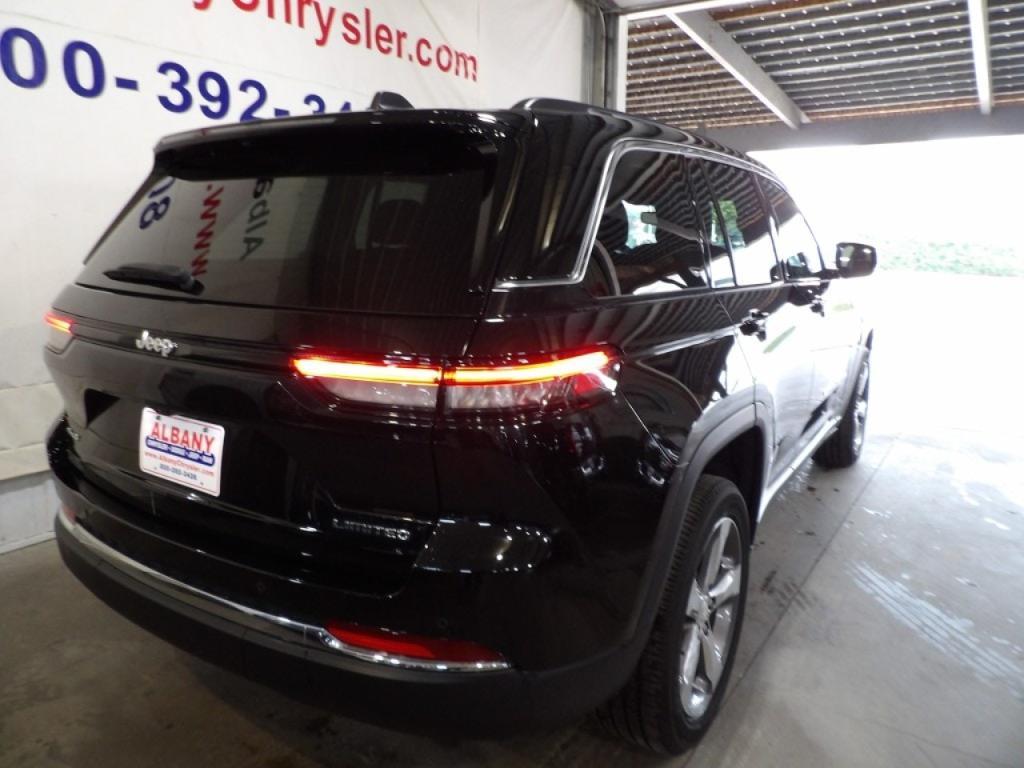 used 2022 Jeep Grand Cherokee car, priced at $29,499
