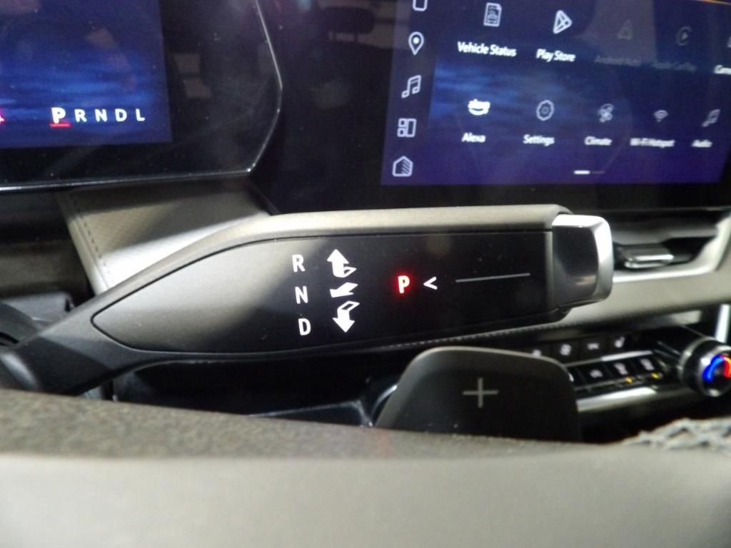 used 2025 Chevrolet Equinox car, priced at $28,399