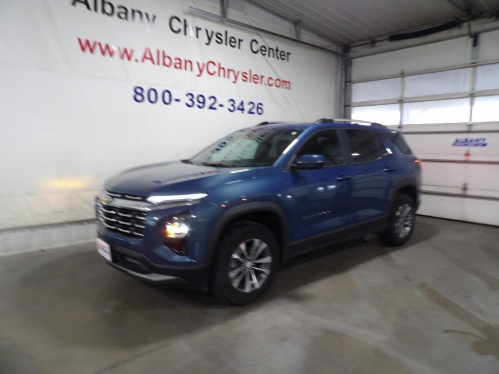 used 2025 Chevrolet Equinox car, priced at $28,399