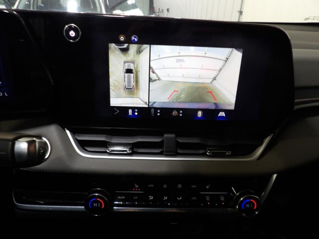 used 2025 Chevrolet Equinox car, priced at $28,399