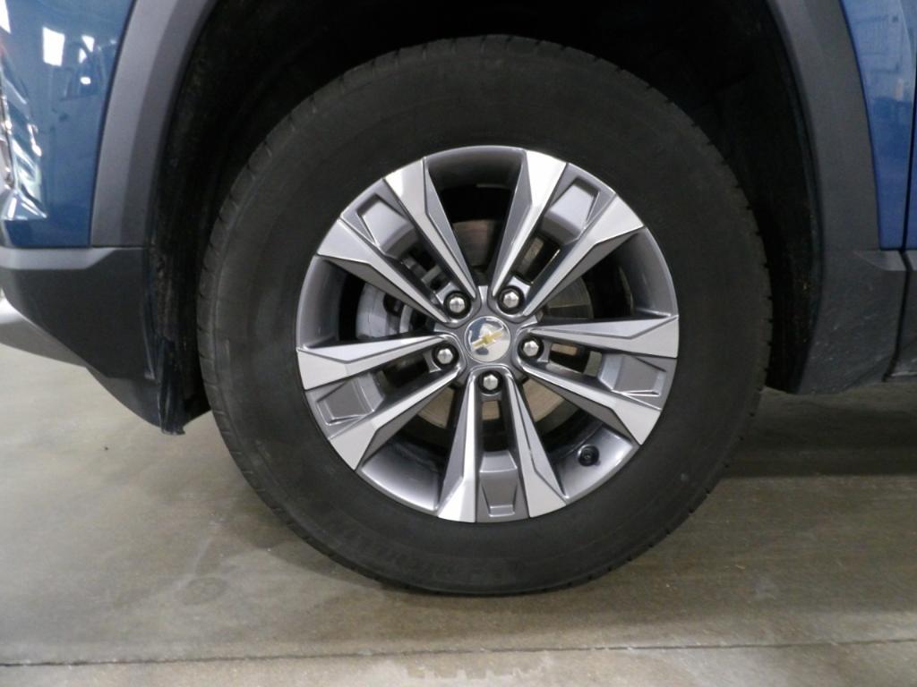 used 2025 Chevrolet Equinox car, priced at $28,399