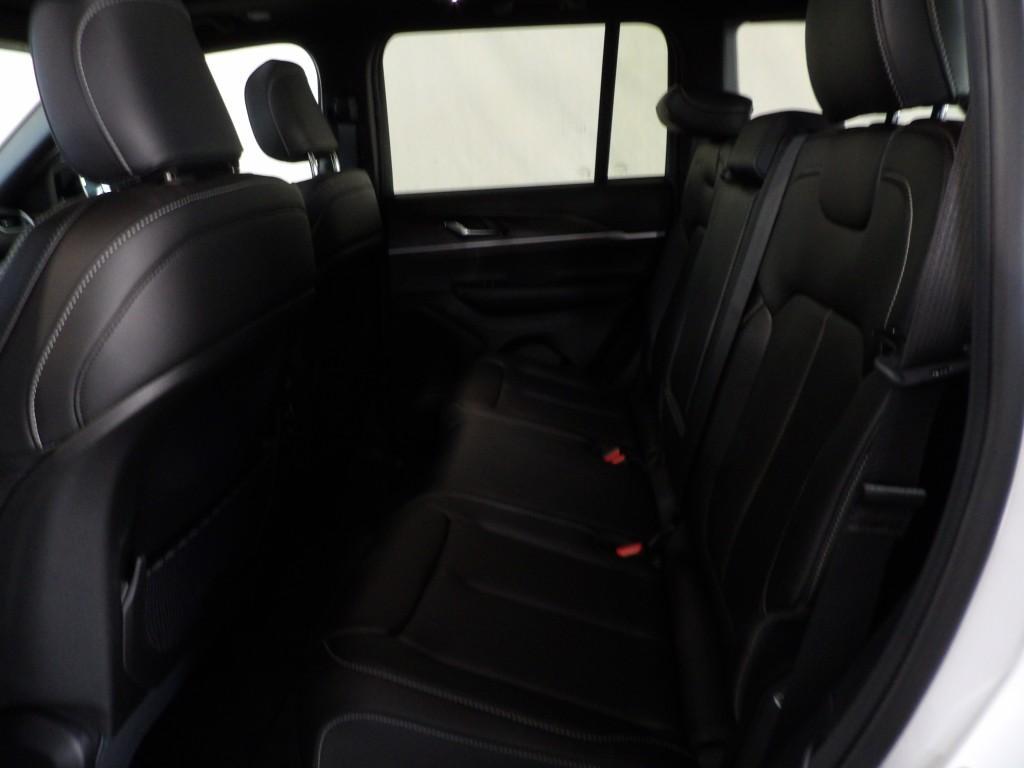 new 2025 Jeep Grand Cherokee car, priced at $50,410