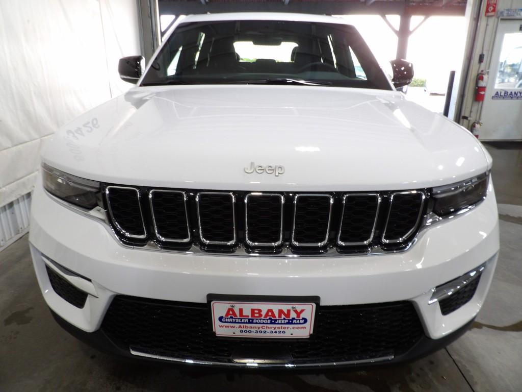 new 2025 Jeep Grand Cherokee car, priced at $50,410