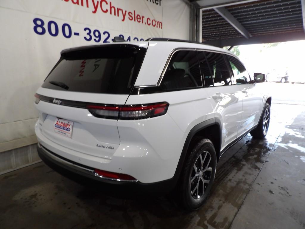 new 2025 Jeep Grand Cherokee car, priced at $50,410