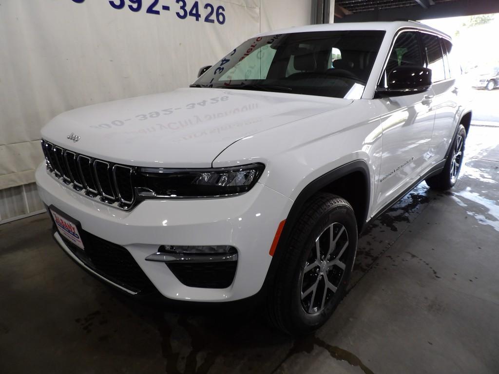 new 2025 Jeep Grand Cherokee car, priced at $50,410