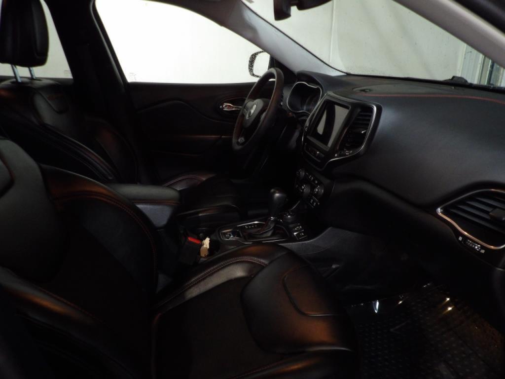 used 2022 Jeep Cherokee car, priced at $23,990