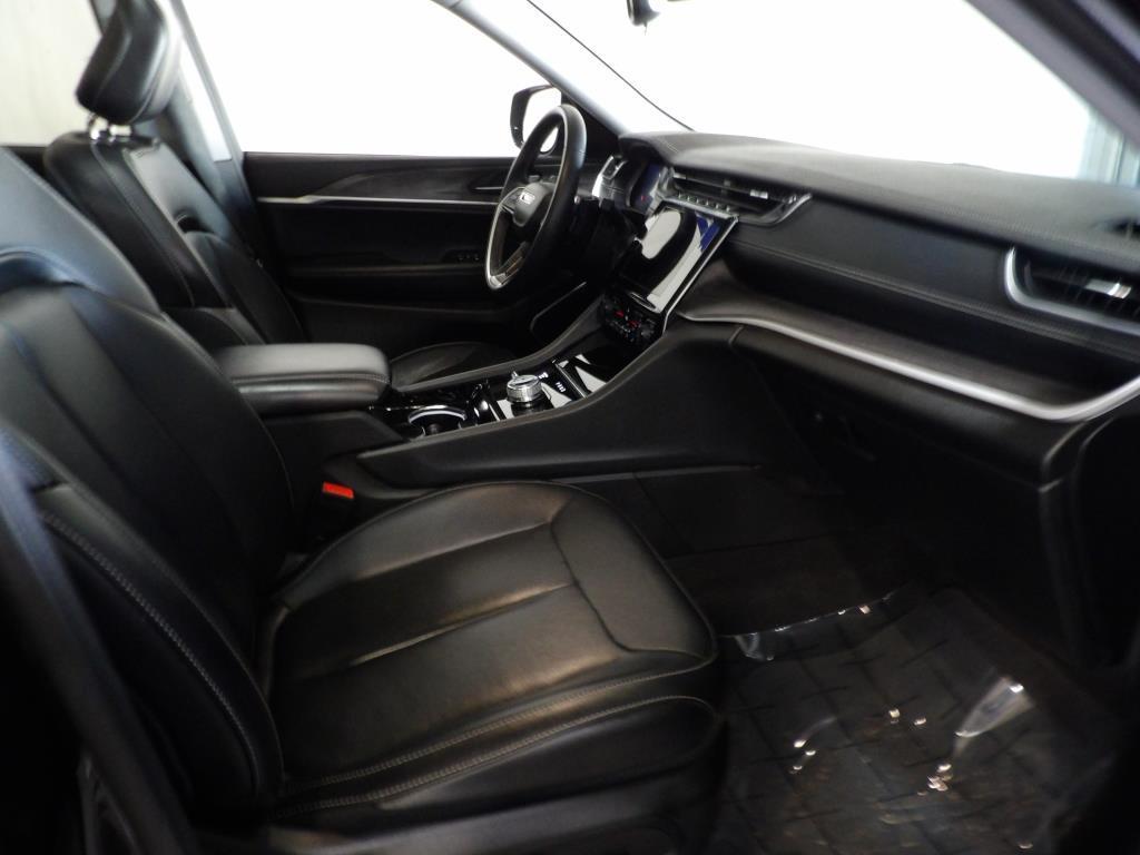used 2022 Jeep Grand Cherokee car, priced at $34,990