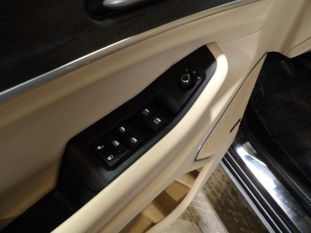 used 2025 Jeep Grand Cherokee L car, priced at $45,990