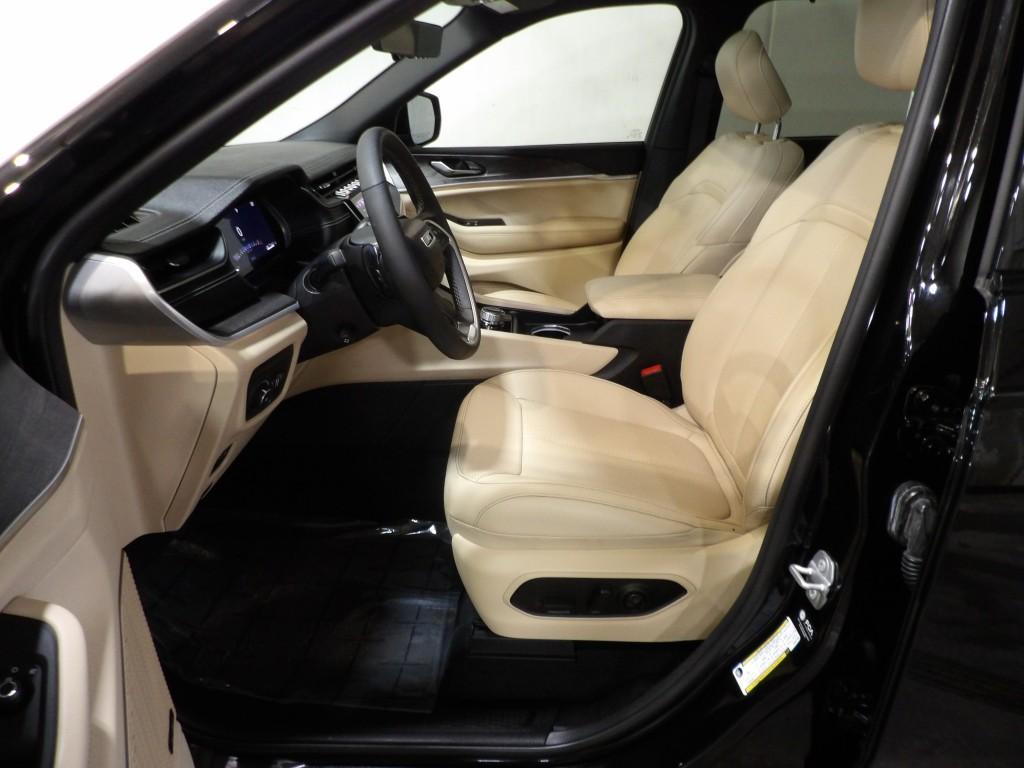 used 2025 Jeep Grand Cherokee L car, priced at $45,990