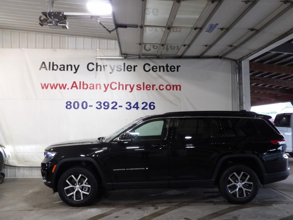 used 2025 Jeep Grand Cherokee L car, priced at $45,990