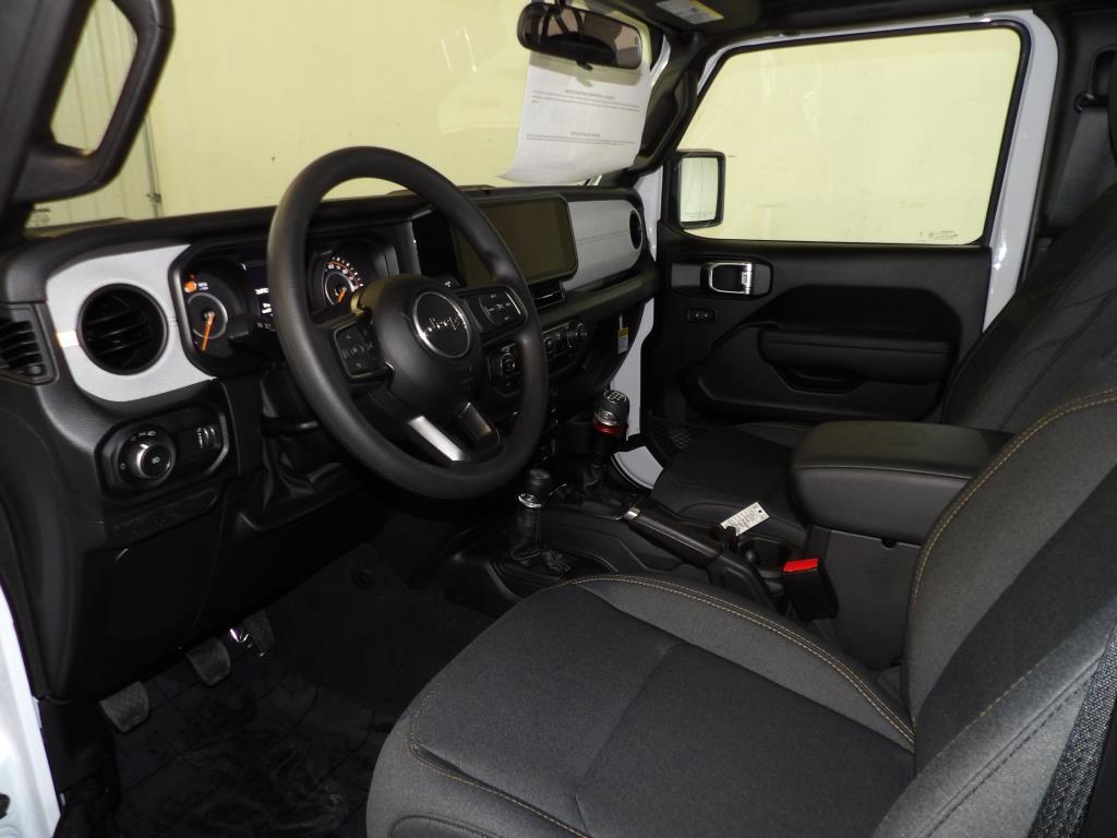 new 2025 Jeep Wrangler car