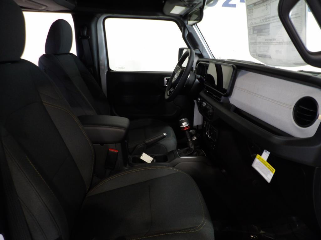new 2025 Jeep Wrangler car