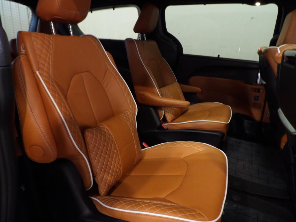 new 2025 Chrysler Pacifica car, priced at $54,798