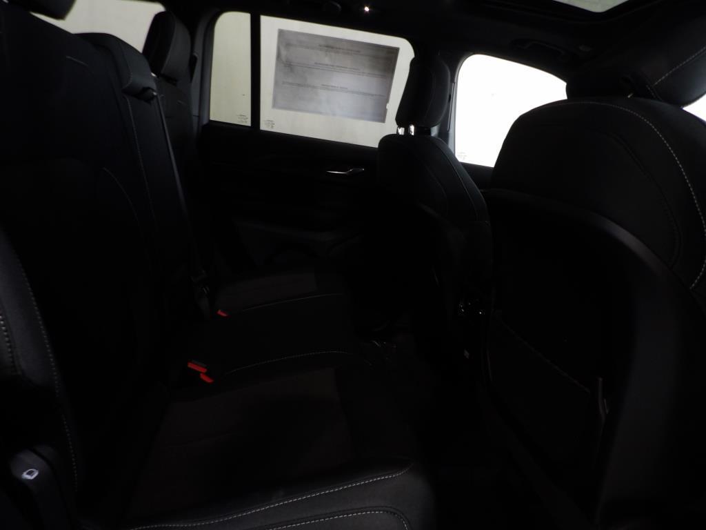 new 2025 Jeep Grand Cherokee car, priced at $39,668