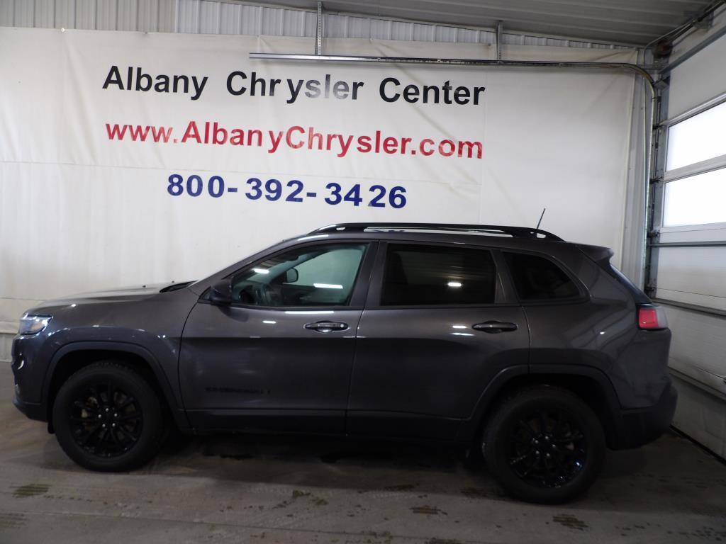 used 2023 Jeep Cherokee car, priced at $24,990