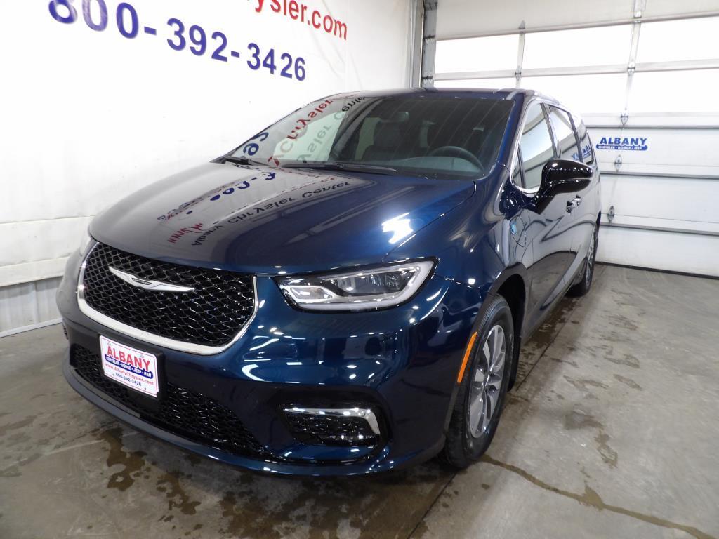 new 2025 Chrysler Pacifica Hybrid car, priced at $38,525