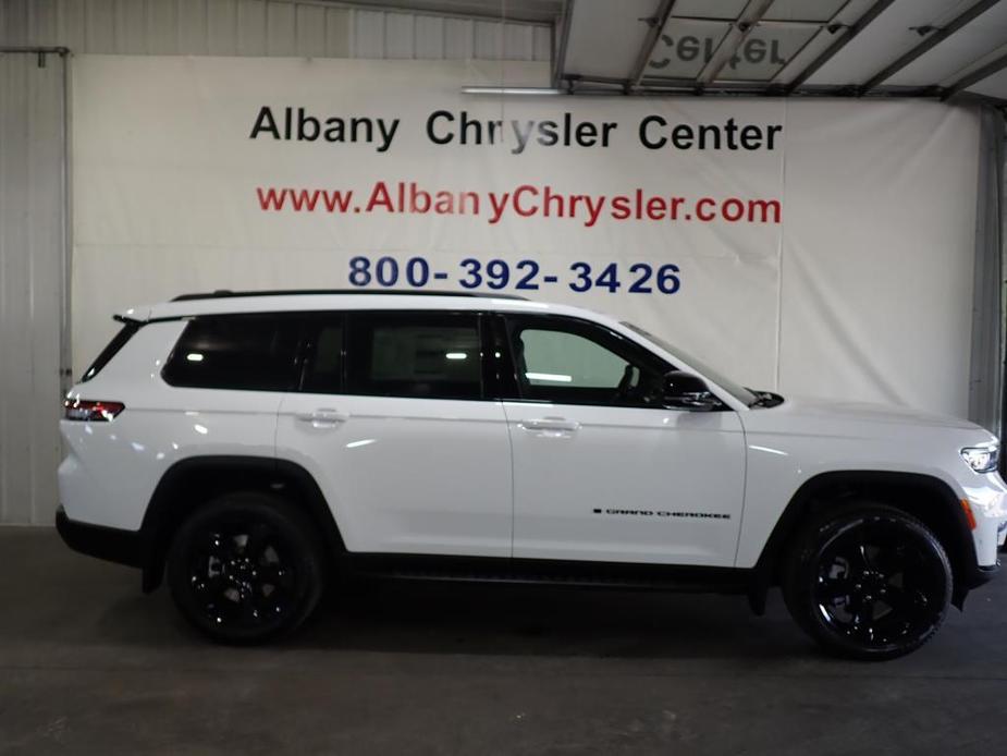 new 2025 Jeep Grand Cherokee L car