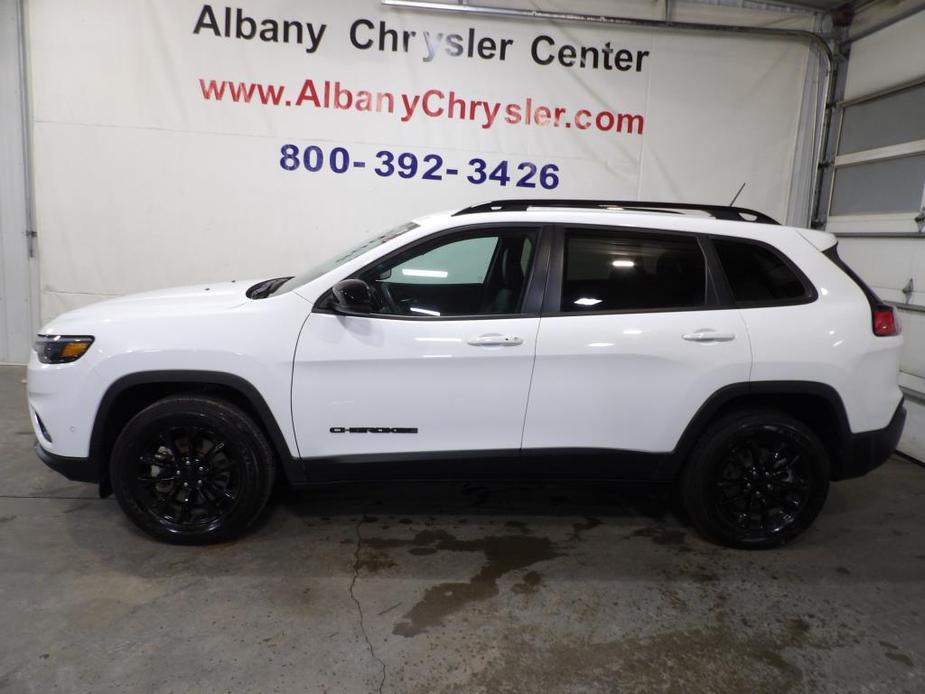 used 2023 Jeep Cherokee car, priced at $25,990