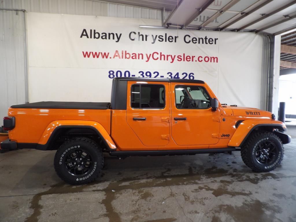 new 2025 Jeep Gladiator car, priced at $45,904