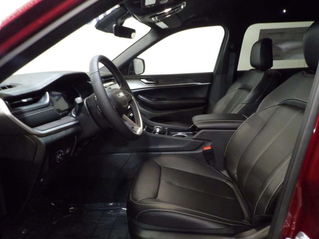 new 2025 Jeep Grand Cherokee L car