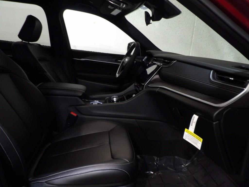 new 2025 Jeep Grand Cherokee L car