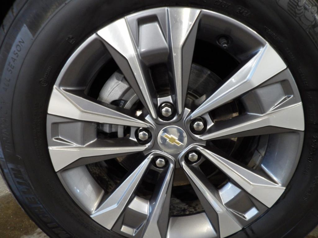 used 2025 Chevrolet Equinox car, priced at $28,399