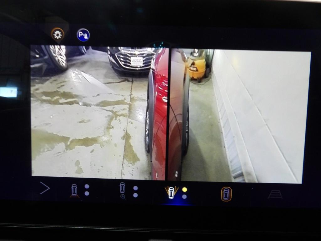 used 2025 Chevrolet Equinox car, priced at $28,399