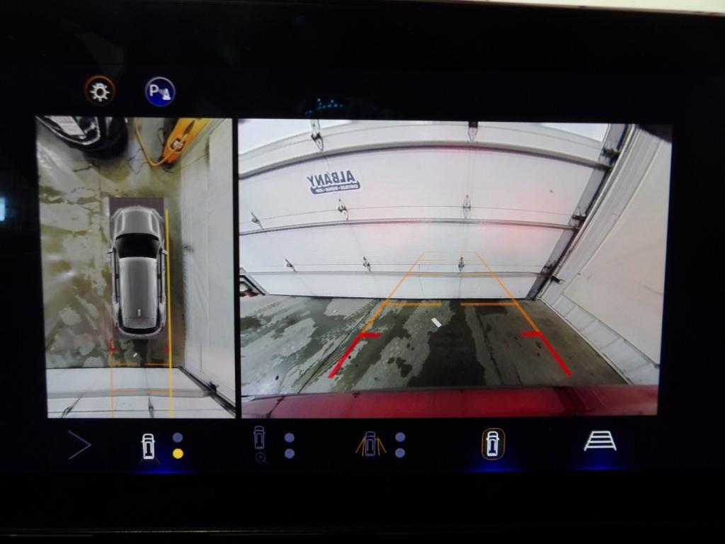 used 2025 Chevrolet Equinox car, priced at $28,399