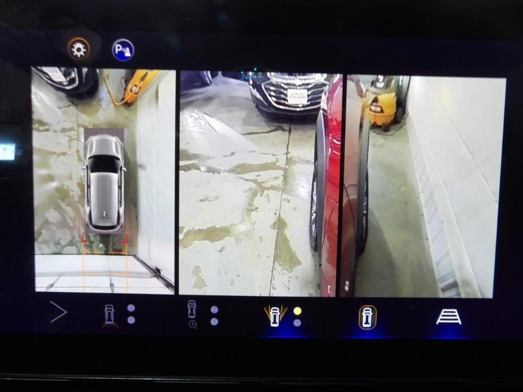 used 2025 Chevrolet Equinox car, priced at $28,399