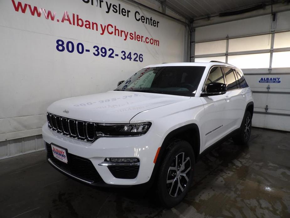 new 2025 Jeep Grand Cherokee car, priced at $53,135