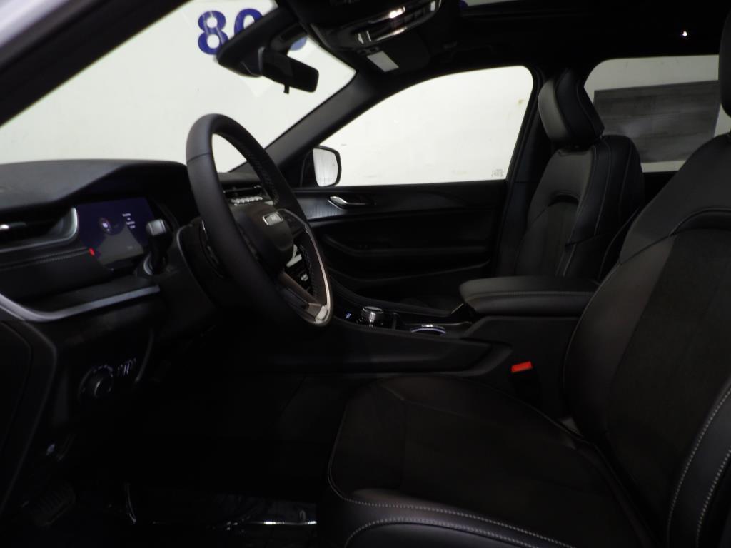 new 2025 Jeep Grand Cherokee car, priced at $40,710