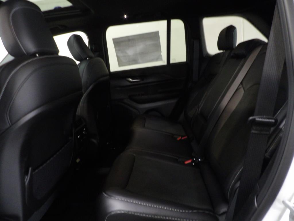 new 2025 Jeep Grand Cherokee car, priced at $40,710