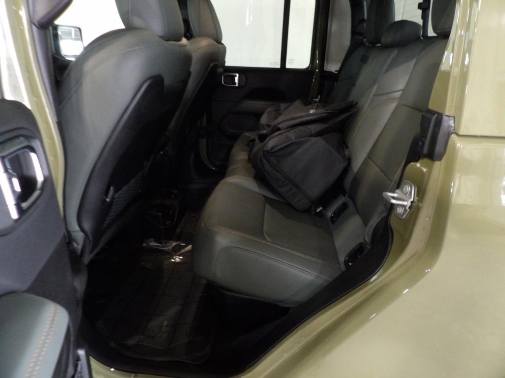 new 2025 Jeep Gladiator car, priced at $52,234